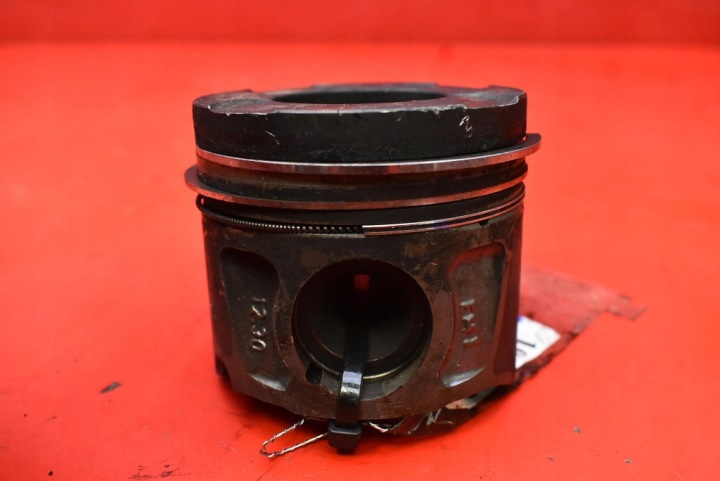 PISTON JEEP GRAND CHEROKEE 4 IV WK2 3.0 D 241 KM 10-14