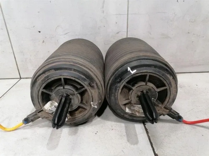 PORSCHE MACAN 95B KIT COUSSINS D'AIR 95B616002C KIT COUSSINS DROIT