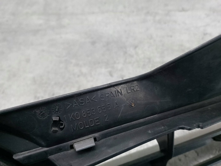 CALANDRE GRILLE CALANDRE VW GOLF V 1K0853655A 1K0853651A