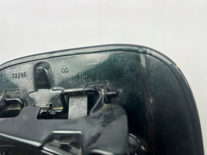 AUDI A4 B7 2004 2008 CLAPET GOULOTTE DE REMPLISSAGE CARBURANTS 8E0809905E