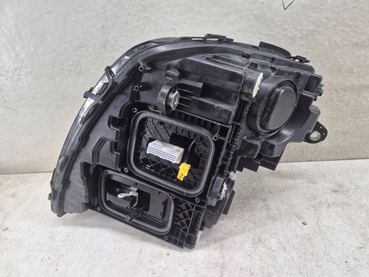 MERCEDES E CLASSE 213 W213 PHARE GAUCHE AVANT AVANT PROJECTEUR 2139060110
