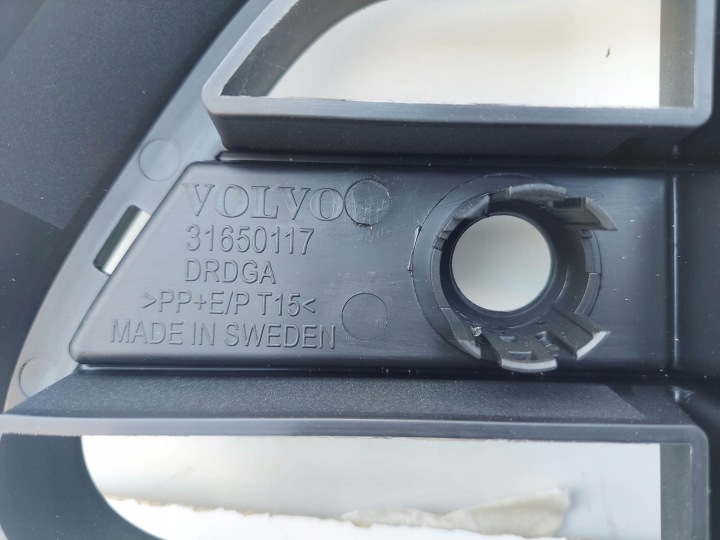 VOLVO OE 31650117 GRILLE PARE-CHOCS