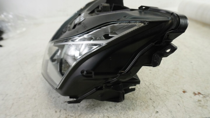 K190 KAWASAKI Z1000 AVEC 1000 10-13 PHARE PROJECTEUR AVANT