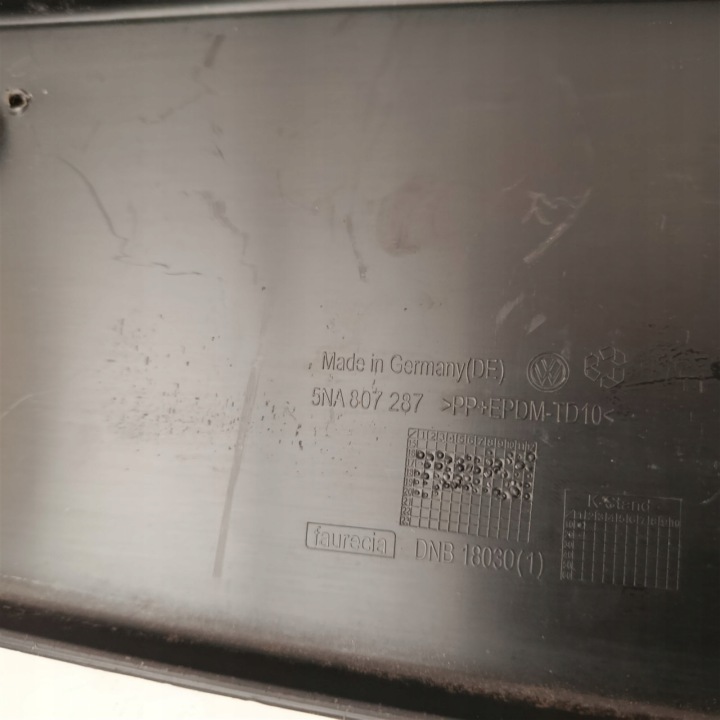 RONDELLE SOUS PLAQUE D'IMMATRICULATION VW TIGUAN II 5NA 5NA807287