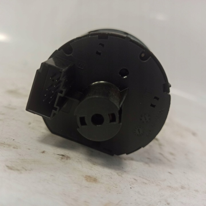 SKODA FABIA IV COMMUTATEUR FEUX 565941431C