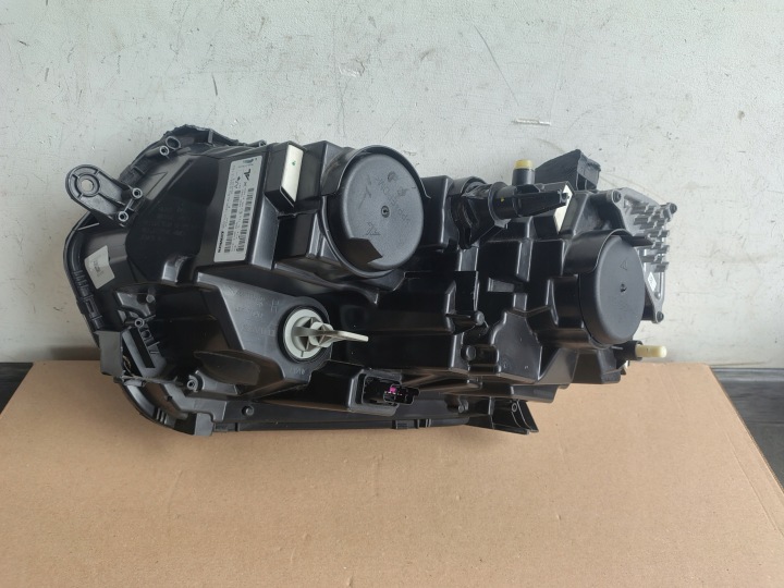 PHARE DACIA DUSTER DROITE 2017-2021 EUROPE 260101133R