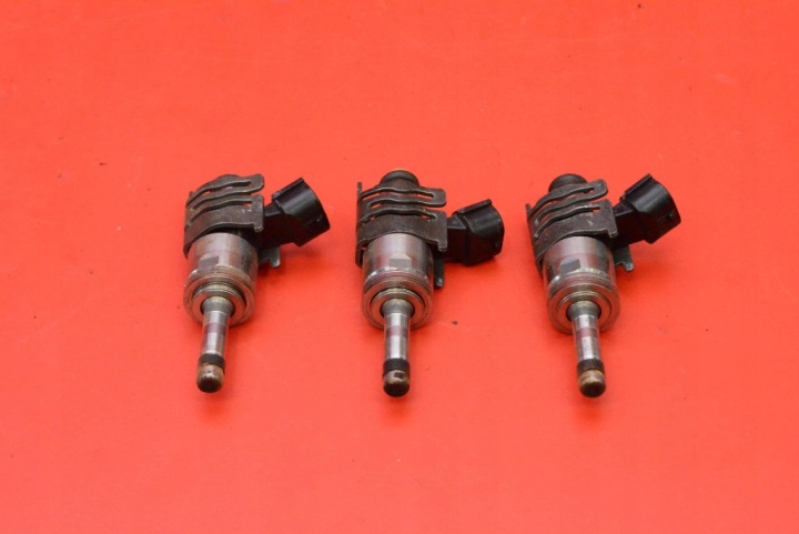 MOULURE INJECTION INJECTEURS 23250-F2050 TOYOTA YARIS 4 IV 1.5 12V 125 KM 20-24