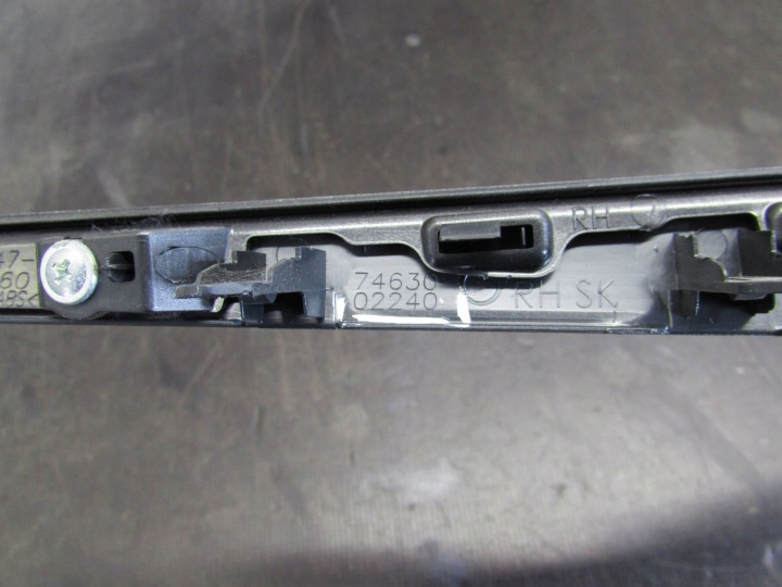 MOULURE PORTES DROIT AVANT TOYOTA COROLLA E21 18-23