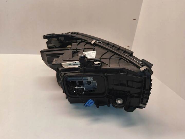MERCEDES C-KLASA W206 PHARE AVANT GAUCHE COMPLET LED DIGITAL LIGHT A2069065304