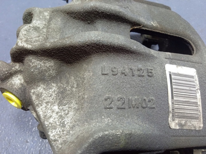 OPEL CORSA F ÉTRIER DE FREIN AVANT DROIT COLLIER L94125