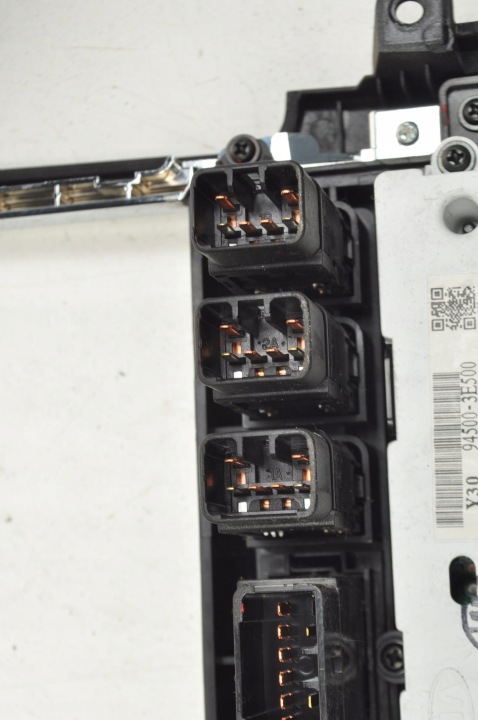 CHÂSSIS RADIO PANNEAU COMMUTATEURS 94500-3E500 KIA SORENTO 1 I LIFT 06-11