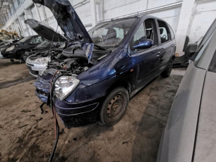RENAULT SCENIC ORDINATEUR MOTEUR 2002 1.9L 8200039569 0281010483