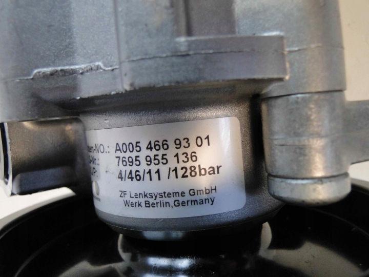 MERCEDES GLK X 204 POMPE AMPLIFICATEUR A0054669301