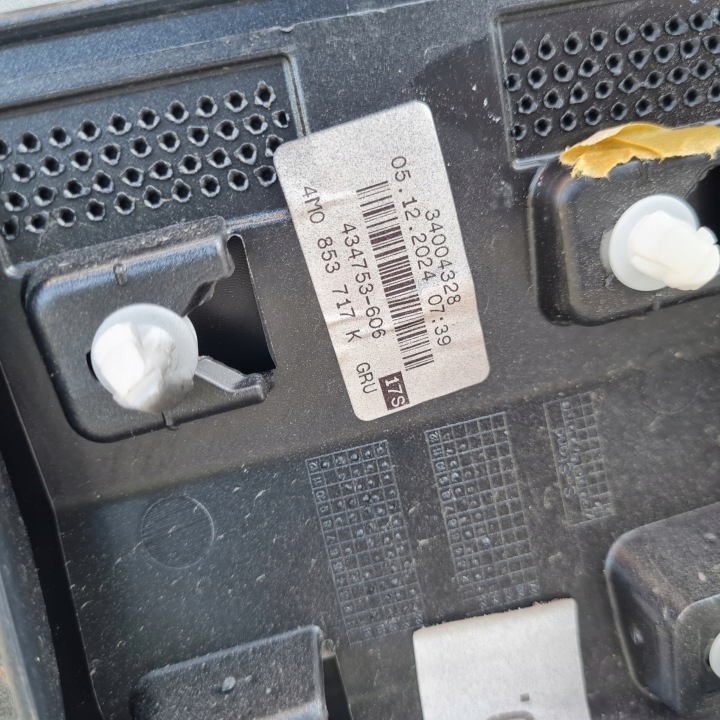 AUDI Q7 II LIFT 4M0 MOULURE GARDE-BOUE DROITE GAUCHE AVANT