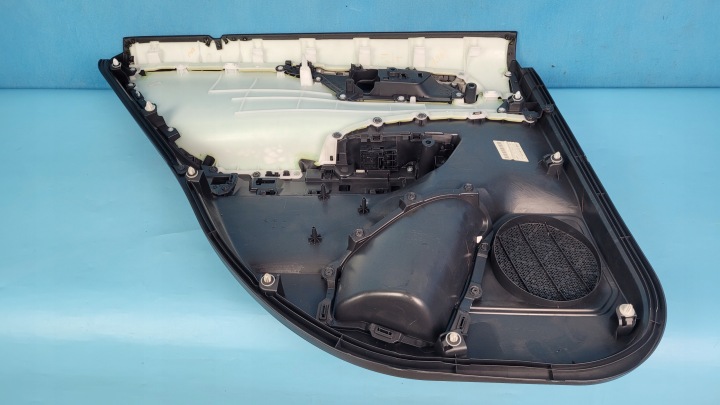 TOYOTA RAV4 V 19R COLLECTEUR PORTES DROIT ARRIÈRE 67613-X1B18