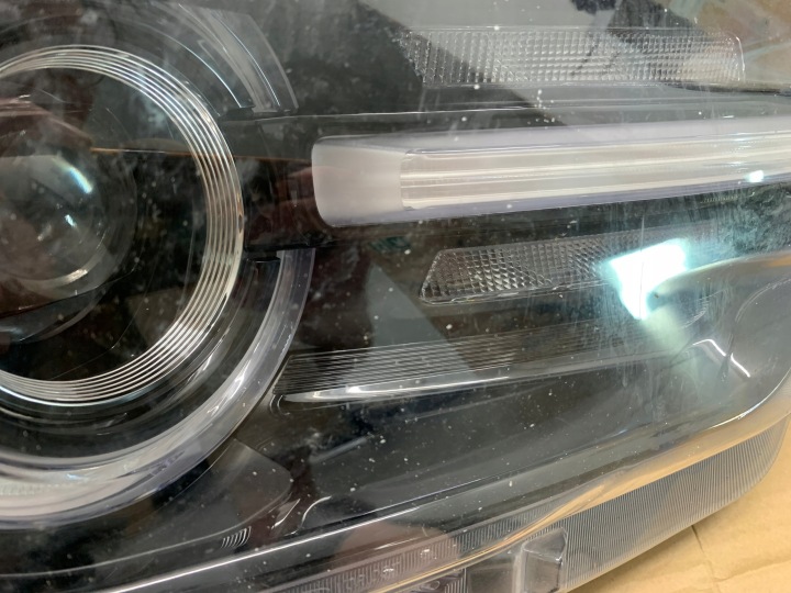 PHARE AVANT DROITE FORD BRONCO SPORT 2021- COMPLET LED ENDOMMAGÉE