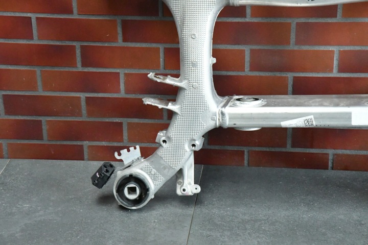 CHÂSSIS CHÂSSIS BERCEAU POUTRE TRAVERSE ARRIÈRE ARRIÈRE BMW XM G09 267KM 6793995