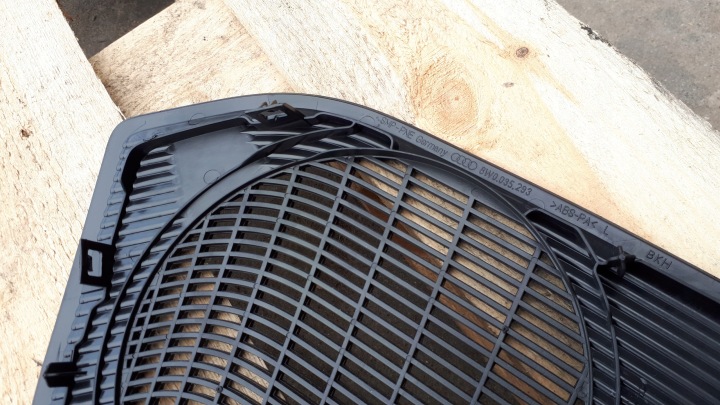 A4 B9 8W BANG OLUFSEN CALANDRE PORTES GAUCHE ARRIÈRE