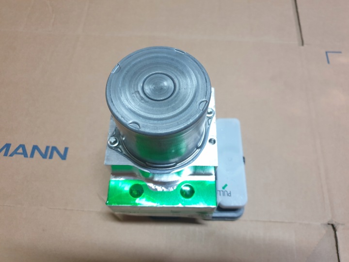 AUDI Q8 TOUAREG ABS 4M6907379AH 4M6614517BD NEUF