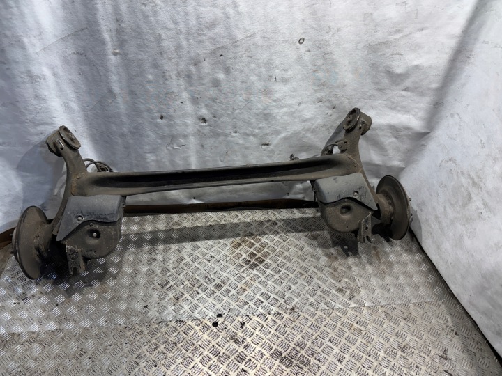 POUTRE SUSPENSIONS ARRIÈRE HONDA HR-V II 2