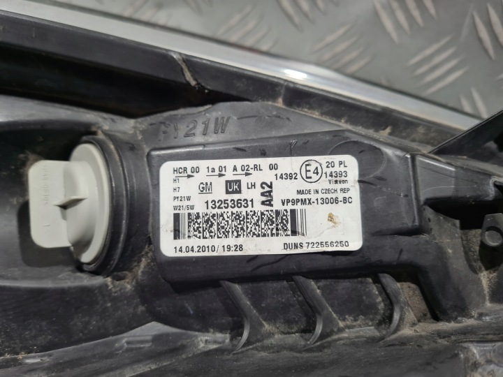 PHARE GAUCHE AVANT OPEL MERIVA B ANGLAIS