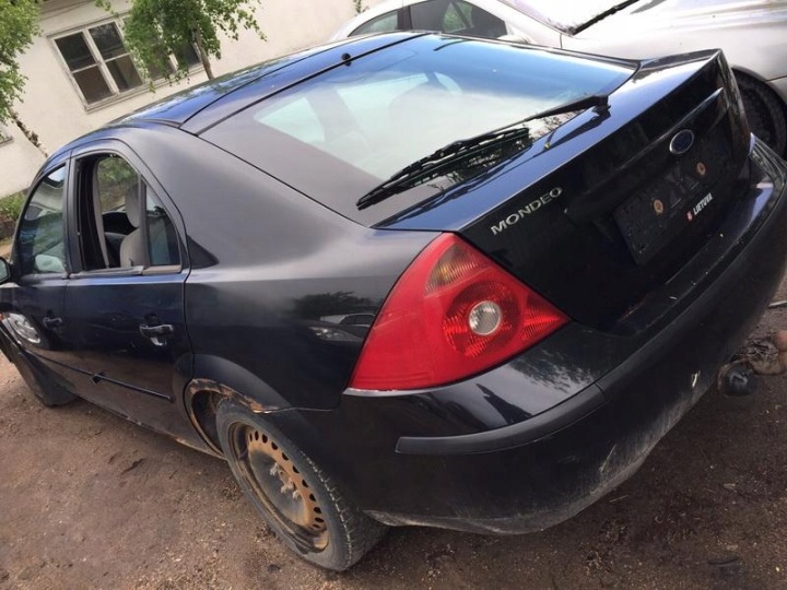 FORD MONDEO COLLECTEUR ADMISSION 2001 2.5L