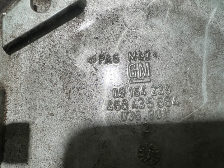 CLAPET GOULOTTE DE REMPLISSAGE CARBURANTS CHÂSSIS OPEL CORSA C 09164239 468435664 09164237