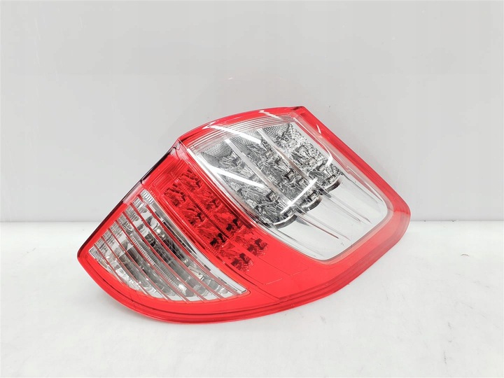 TOYOTA RAV4 3 RESTYLING 10-12R DERECHA FARO PARTE TRASERA DIODO LUMINOSO LED ! 