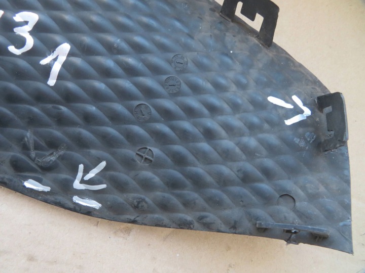 GRILLES GAUCHE I DROIT AVANT MERCEDES W213 E-KLASA A2138851500