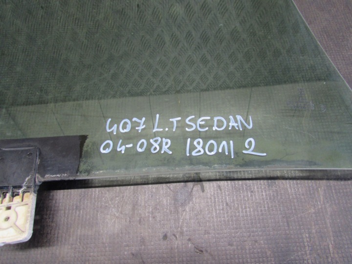 VITRE GAUCHE ARRIÈRE PEUGEOT 407 04-08R BERLINE DOT18 AS2 M702