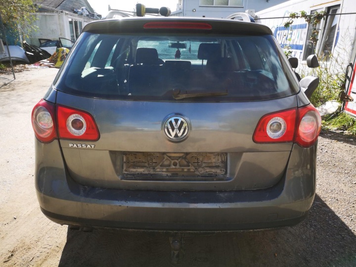 VOLKSWAGEN PASSAT CHARNIÈRE AVANT PORTES AVANT 2005 1.9L