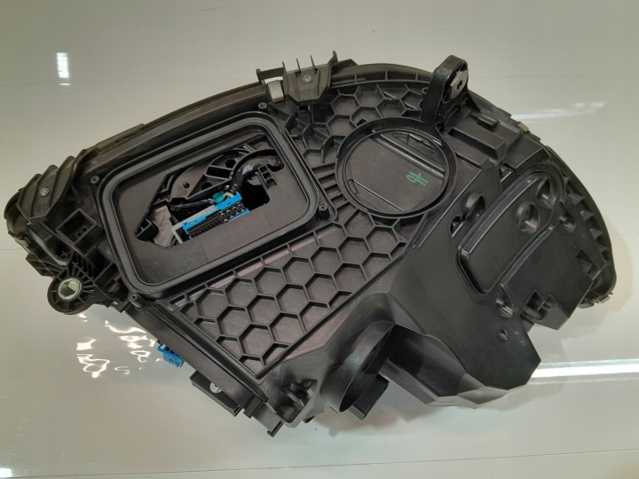MERCEDES C CLASSE W206 PHARE GAUCHE AVANT DIGITAL LIGHT A2069062104