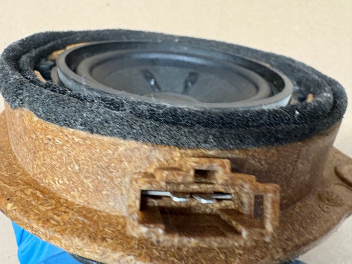 AUDI A6 C6 HAUT-PARLEUR PORTES AVANT BOSE 4F0035411B