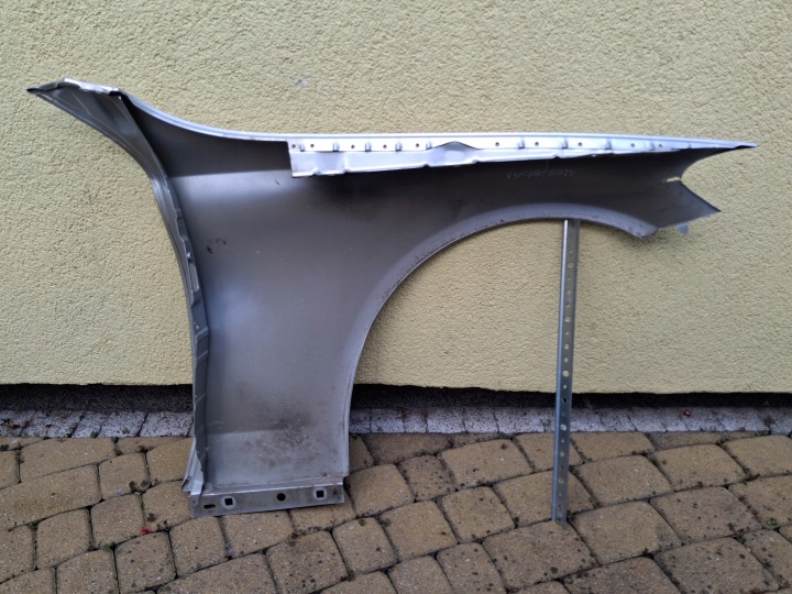 MERCEDES C CLASSE DANS 205 AILE AVANT GAUCHE KRYVIY RIG A2058810143