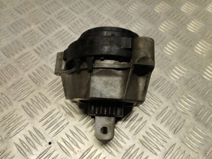 BMW G11 G12 G30 G31 G32 COUSSIN MOTEUR DROITE 6860488