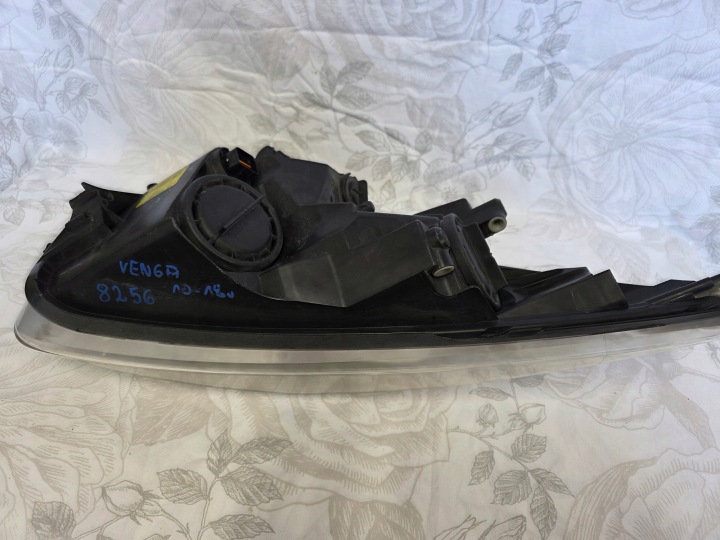 PHARE PROJECTEUR GAUCHE AVANT KIA VENGA 92101-1P000