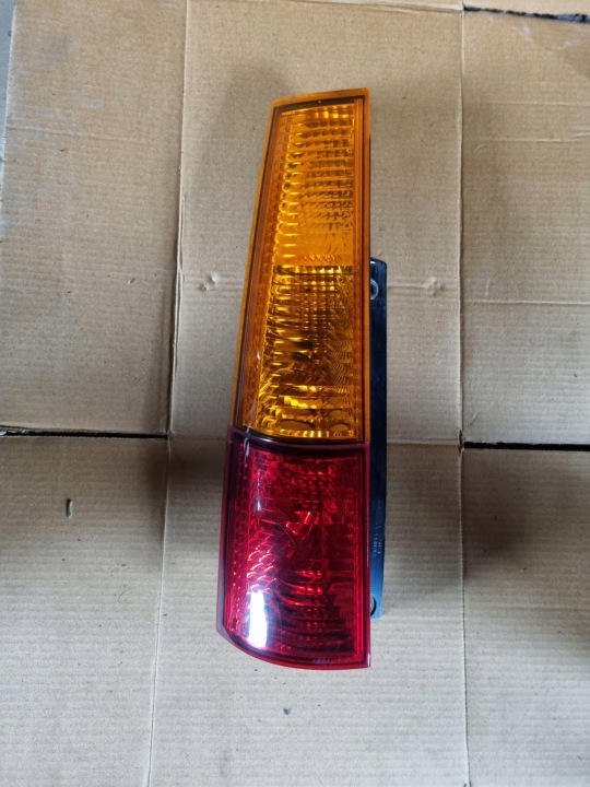 PHARE GAUCHE ARRIÈRE SUBARU JUSTY G3X SUZUKI IGNIS P3052