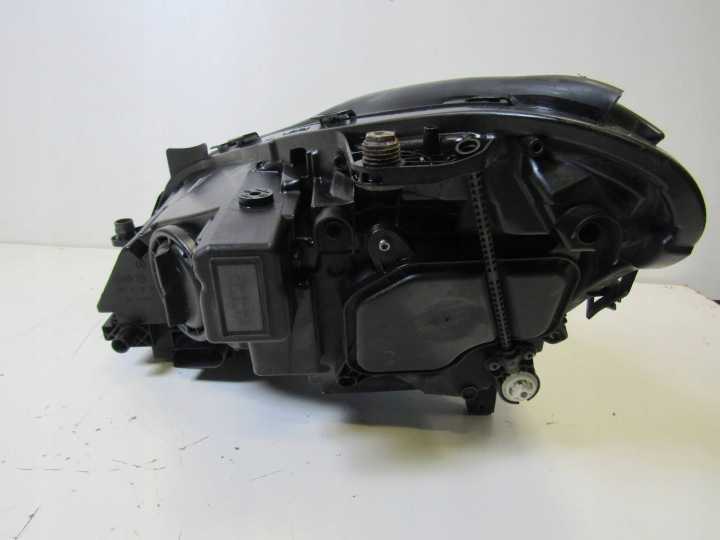 MERCEDES E C207 W207 207 PHARE DROIT AVANT DROITE AVANT LED 2078209461