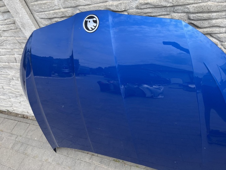 CAPOT SKODA OCTAVIA 4 IV 5E3 EN BON ÉTAT