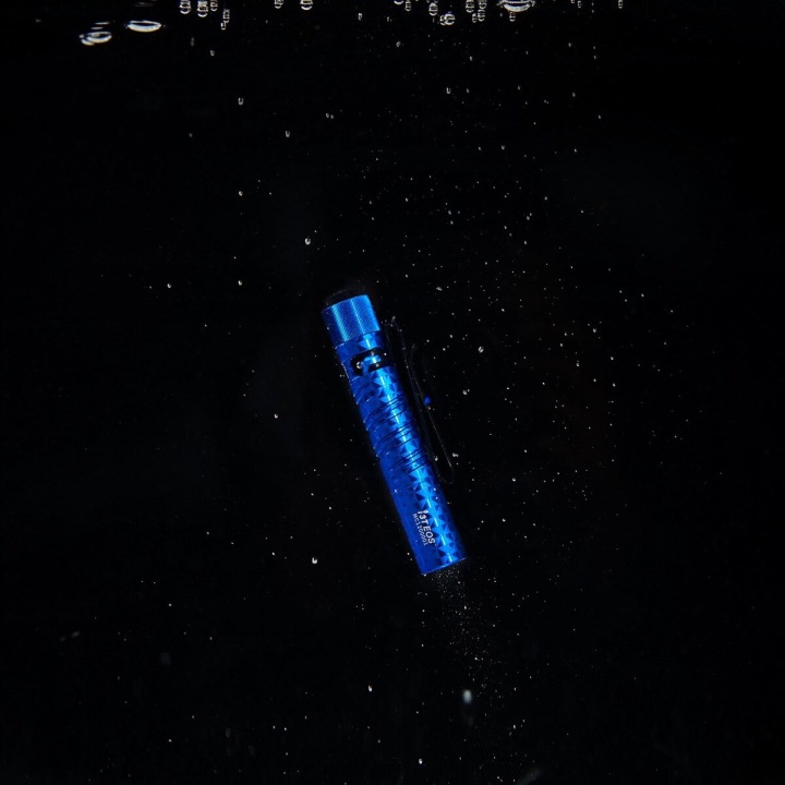 LAMPE DE POCHE SUR BATTERIES EDC OLIGHT I3T EOS PINWHEEL BLUE 180 LUMENOW