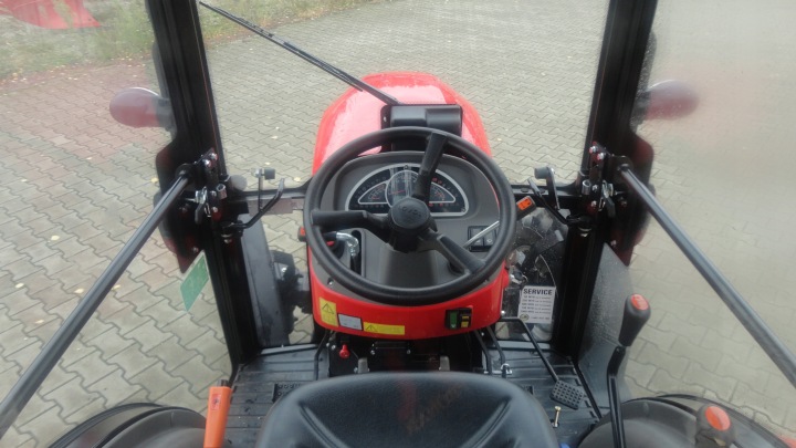 TRACTEUR KOMUNALNY ROLNICZY LOVOL M254