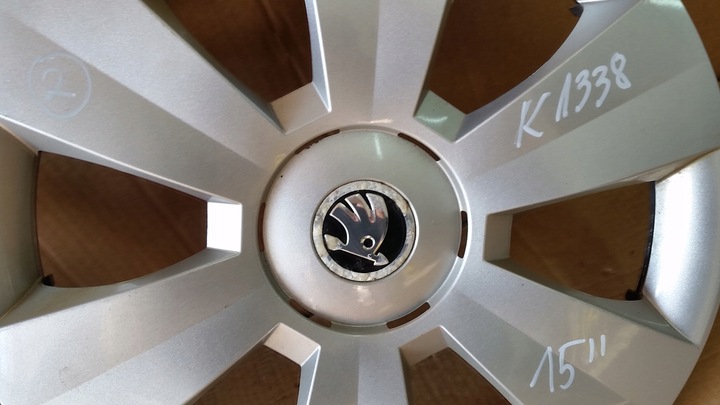 TAPACUBOS 15'' SKODA SUPERB II 6V0601147C PAR 