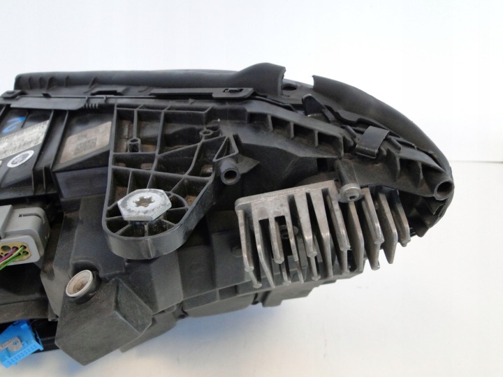 MERCEDES PHARE AVANT DROITE A2059068801 C CLASSE 205 W205 ILS