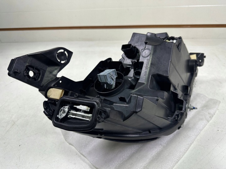 PHARE AVANT GAUCHE GAUCHE AVANT OPEL CORSA F 9851275180 EUROPE