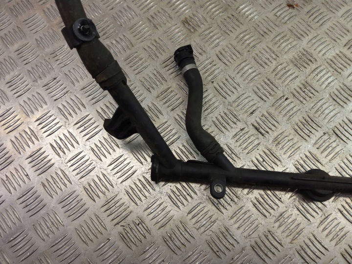 BMW X3 F25 2011 FIL TUYAU RADIATEUR