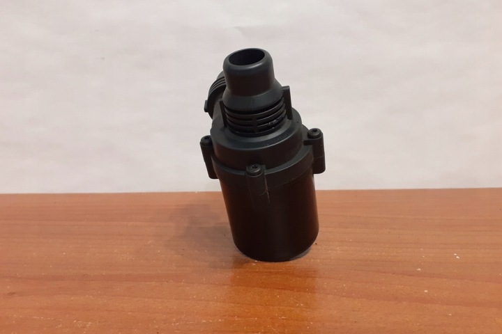 POMPE À EAU BMW X5 (E70) 6557 2011