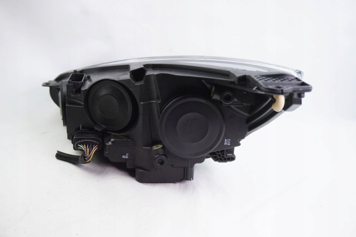 PHARE AVANT DROITE FORD FOCUS F1EB-13W029-ED
