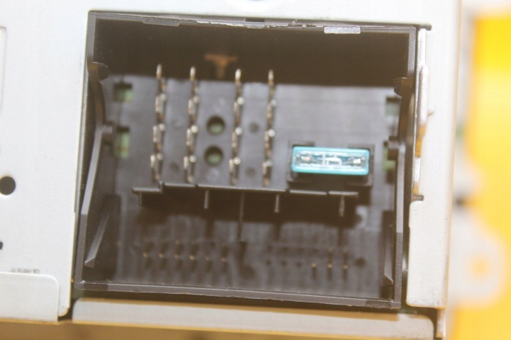 RADIO SWING DE2 -633 SKODA FABIA II 5J 5J0035161C