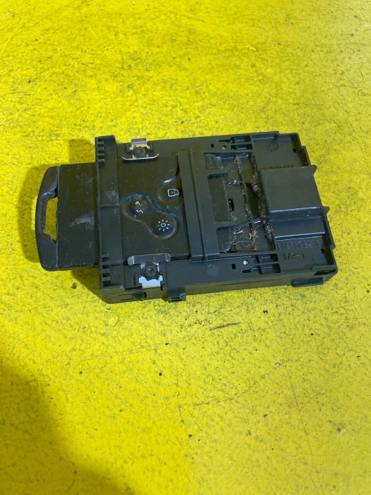 RENAULT SCENIC III LECTEUR DE CARTE CARTES CARTE A2C5318518607