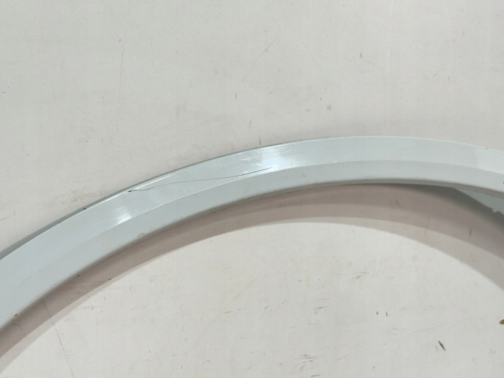 VW TOUAREG 3 III MOULURE REVÊTEMENT GARDE-BOUE DROIT AVANT AVANT ORIGINAL